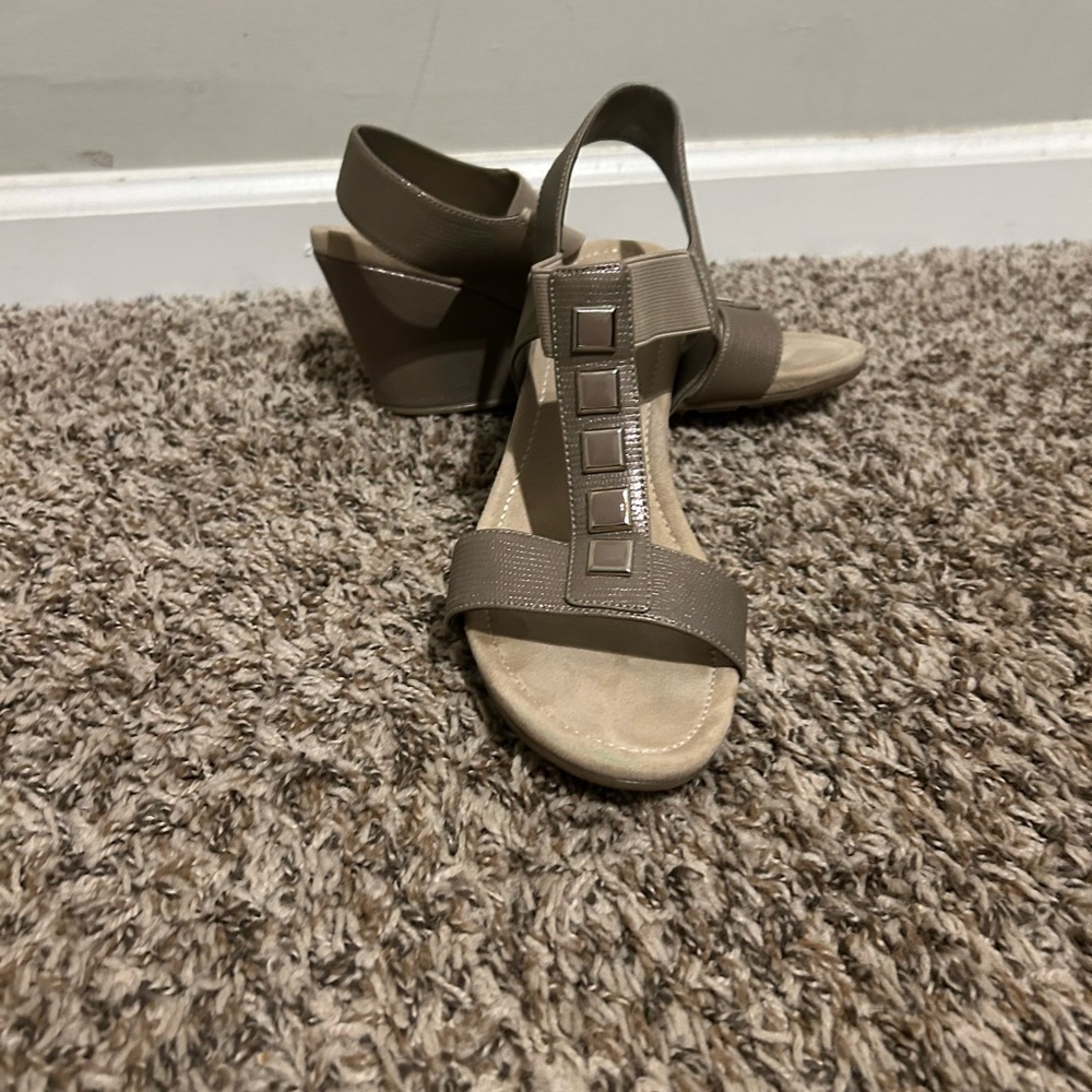 Stylish Taupe Wedge Sandals
